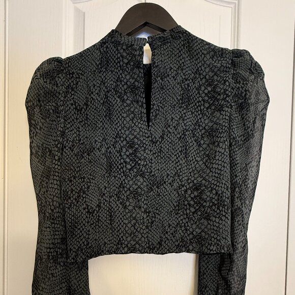 Dynamite Cropped Snake Print Blouse - Picture 5 of 7